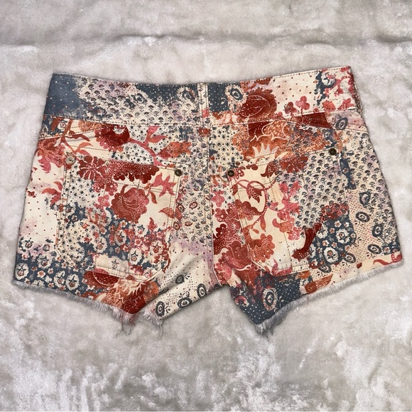 Anthropologie Pilcro Floral Patterned Low Rise Frayed Hem Shorts Size 25 - Picture 11 of 15
